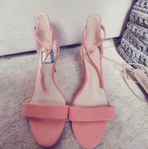 Nordstrom low peach heels, NEW